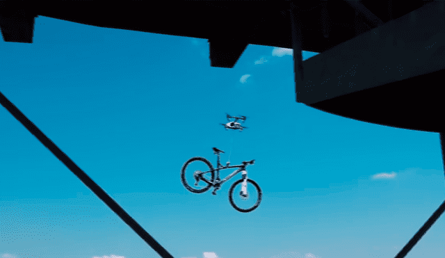 YouTube: Ladrón usa un drone para llevarse la bicicleta de un turista