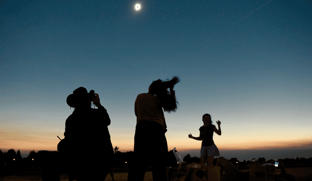 Eclipse solar: La increíble transición de “noche” a “día” en EE.UU. [VIDEO]