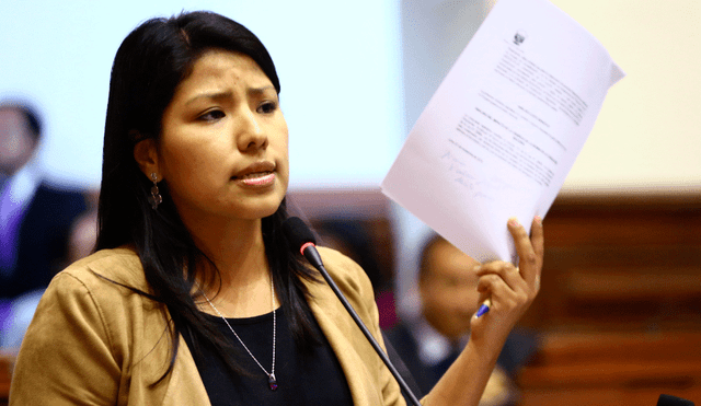 Evalúan denunciar constitucionalmente a Mercedes Aráoz y Enrique Mendoza