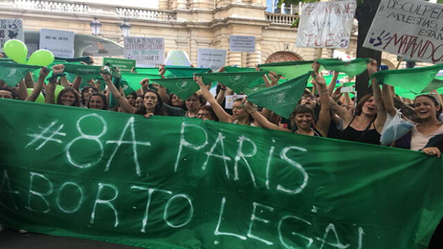 Aborto legal: manifestaciones en París en apoyo a mujeres argentinas
