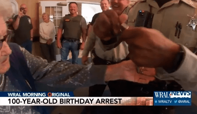 Mujer de 100 años realiza sueño de ir a la cárcel por su cumpleaños [FOTOS]