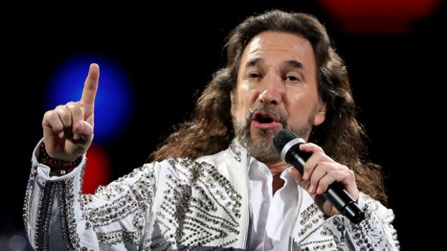 Marco Antonio Solís se vuelve objeto de deseo tras publicar foto en gimnasio [FOTOS]