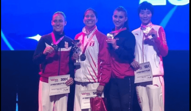 Alexandra Grande gana medalla de oro en Karate.