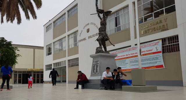 Hampones con navajas roban a estudiantes de colegio emblemático de Tacna