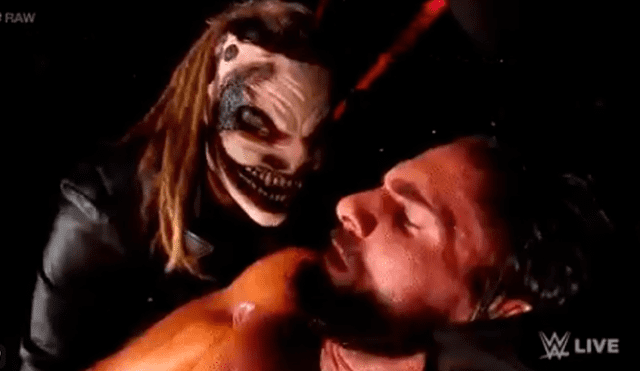 WWE Monday Night Raw fue testigo de un nuevo ataque de The Fiend contra Seth Rollins.