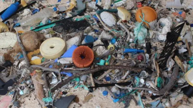 La playa más contaminada del mundo está en una isla deshabitada del Pacífico Sur [VIDEO]