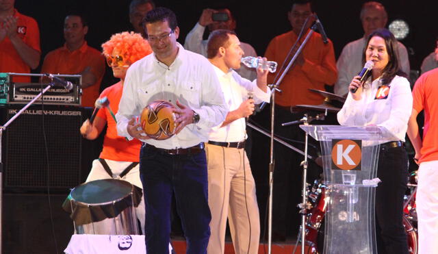 Fujimorista Donayre acusa a Miguel Torres de actuar por "consignas políticas" de Keiko