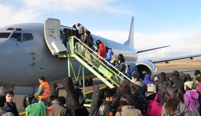 Aerolínea peruana ofrece medio pasaje para universitarios