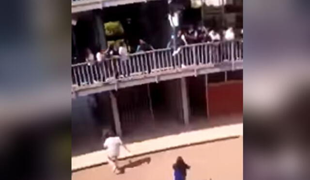 YouTube: estudiante de secundaria se lanza desde el tercer piso de su escuela