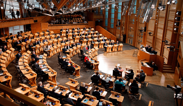 El proyecto ha superado una serie de obstáculos hasta convertirse este martes en ley gracias al apoyo del Gobierno escocés. Foto: AFP