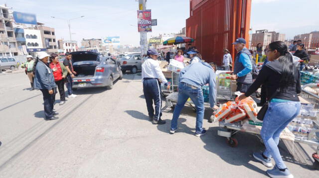 Arequipa. Policía se desplazarán a zonas con mayor afluencia de compradores alarmados por el coronavirus.