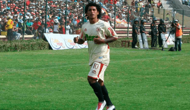 El exfutbolista del León de Huánuco fue el mejor jugador extranjero del balompié nacional en el año 2010.