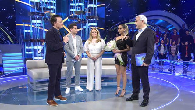 Gloria Camila señaló no está a la espera de tener una conversación con Rocío Carrasco, pero no la descarta. (Foto: Telecinco)