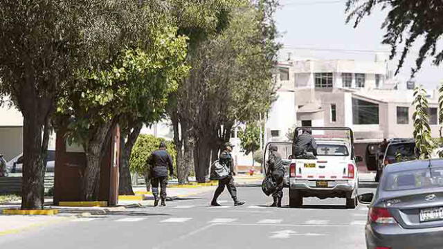 Arequipa: Oficiales de la Policía utilizan suboficiales como vigilantes
