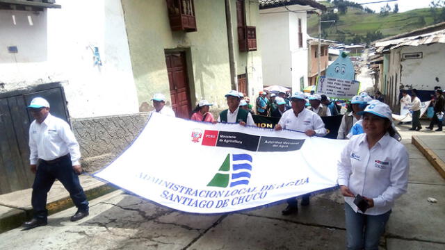 Agua: campaña de sensibilización en Santiago de Chuco