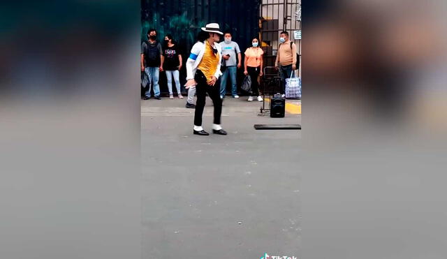 Desliza las imágenes para ver la increíble imitación que hizo este joven peruano de Michael Jackson. Foto: captura de TikTok/Rosa Choque
