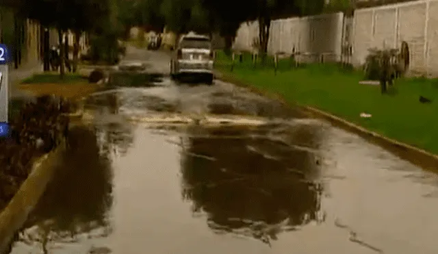 Chorrillos: calles amanecen inundadas tras desborde de río [VIDEO]