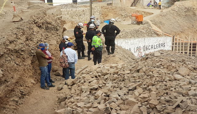 Al menos 30 personas trabajaban en la edificación de un muro de contención. Foto: Grace Mora / URPI - GLR