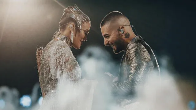 Maluma canta con JLo ‘No me ames’ y se olvida la letra en pleno show