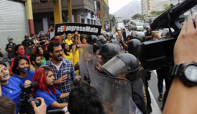 Rechaza represión policial contra activistas LGBTI [FOTOS]