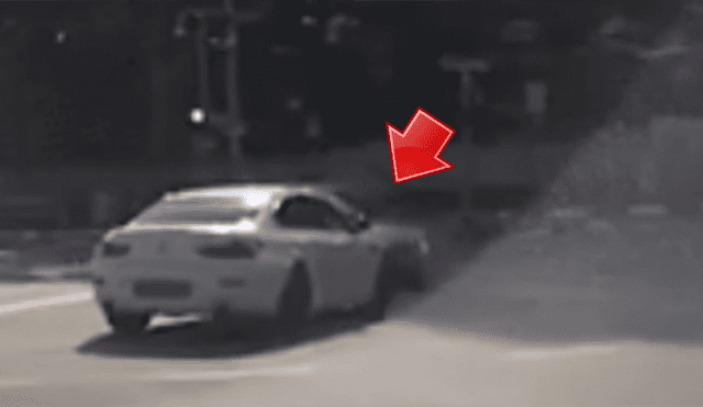 YouTube: “Auto fantasma" provoca insólito choque y confunde a usuarios en la red [VIDEO]