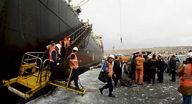 Policía encuentra cuatro maletas con 121 kilos de cocaína en barco ruso