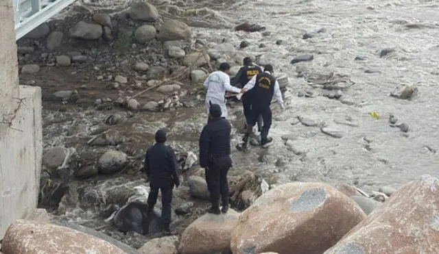 Arequipa: Hallan parte del cuerpo de una persona debajo de puente