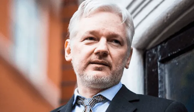 Julian Assange caminaba en ropa interior por la embajada de Ecuador [VIDEO]