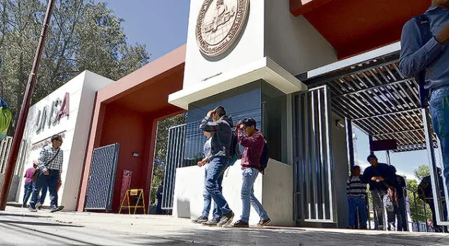 Contradicciones en declaraciones sobre filtración de examen de admisión en Arequipa