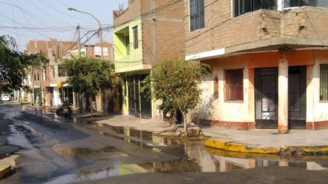 calles inundadas por rotura de tubería