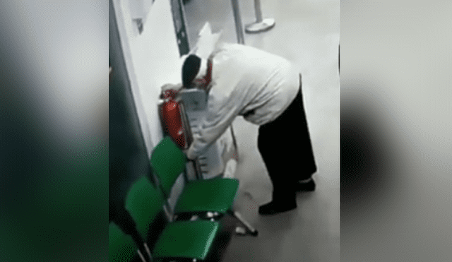 A través de Facebook se hizo viral el momento en que un hombre confunde un extintor con un recipiente de gel.