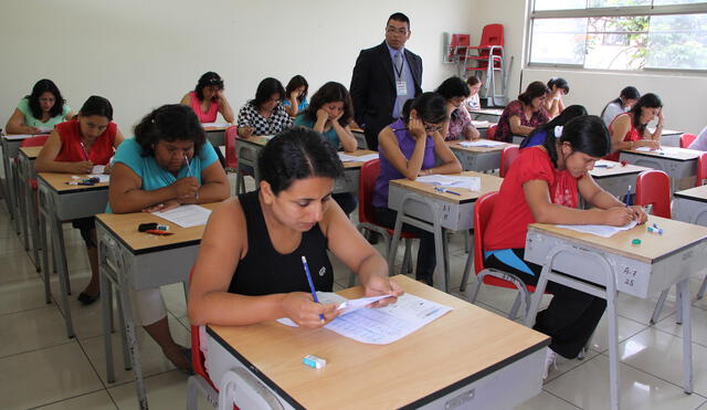 Nuevo examen de ascenso a más de 300 mil maestros