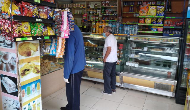 Guardan su distancia en bodegas