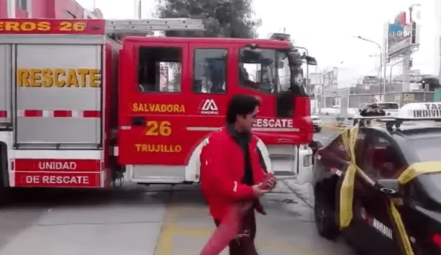 Trujillo: taxi impide la salida de bomberos a una emergencia