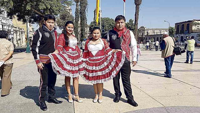 cultura. Comparsas se preparan todo el año para el carnaval.