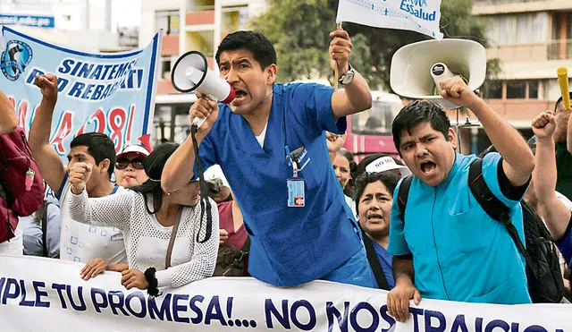 EsSalud ofrece una nueva escala salarial: médicos piden incremento de 25%