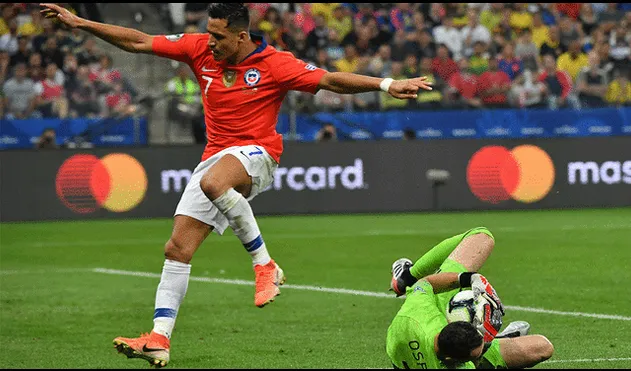David Ospina salvó a Colombia del primer gol de gol de Chile con dos sensacionales atajadas. | Foto: AFP