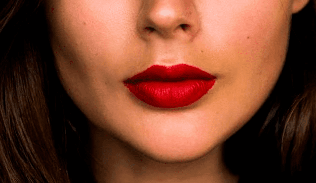 ¿Sabías que usar labial rojo podría alegrar tu día y el de los demás?