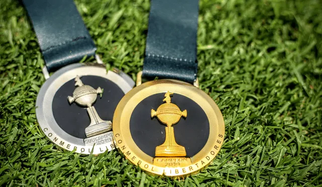 La Conmebol dio a conocer el diseño de las preseas para el campeón y subcampeón de la Copa. Foto: Twitter Conmebol Libertadores.