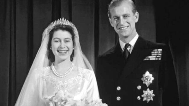 Reina Isabel II y su esposo, el príncipe Felipe, teniente Philip Mountbatten. Foto: Cosas Perú.
