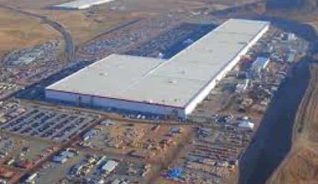 Tesla Gigafactory 1 es la planta que fabrica más baterías de litio en el mundo