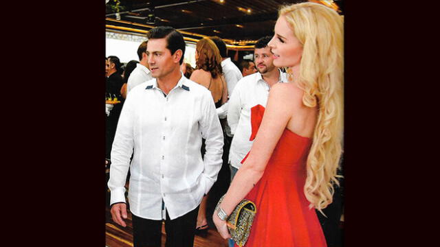 Enrique Peña Nieto besa públicamente a Tania Ruiz por primera vez