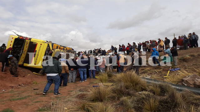 Accidente en vía Desaguadero - Tacna deja 20 personas fallecidas [FOTOS Y VIDEOS]