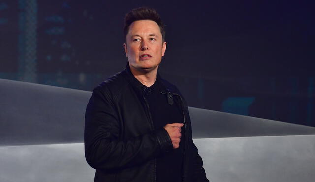 Tesla co-founder and CEO Elon Musk speaks during the unveiling of the all-electric battery-powered Tesla's Cybertruck at Tesla Design Center in Hawthorne, California on November 21, 2019. (Photo by FREDERIC J. BROWN / AFP)