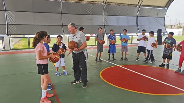 Argentino dictó campus de baloncesto en Trujillo