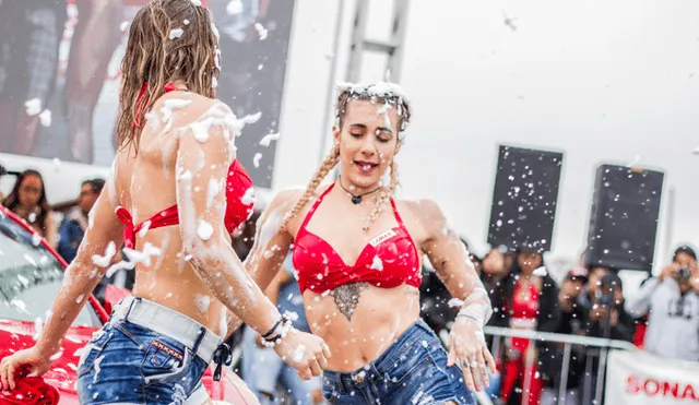 Combate: Paula Ávila y Michela Elías elevaron la temperatura con sexy car wash [FOTOS]