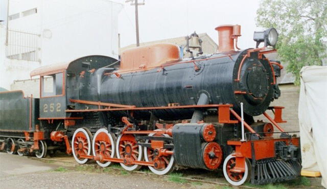 La locomotora a vapor Beyer Peacock N° 252 del tipo 2-8-0 ahora es Patrimonio Cultural de la Nación. Foto: Trenes del Sur