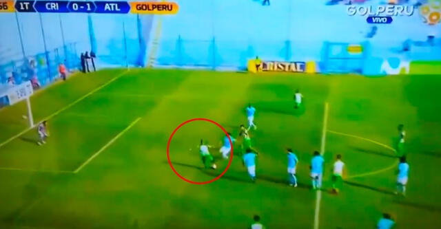 Sporting Cristal vs Atlético Nacional: Lucumí jugó en pared y superó a la defensa rimense para el 1-0 [VIDEO]