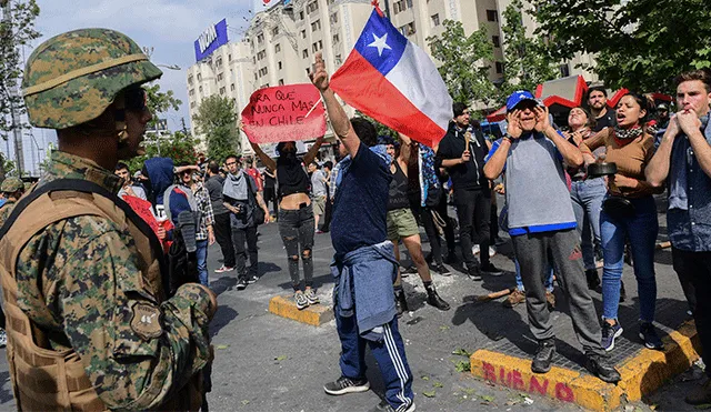 Protestas en Chile por alza de tarifa del Metro de Santiago. Foto: AFP