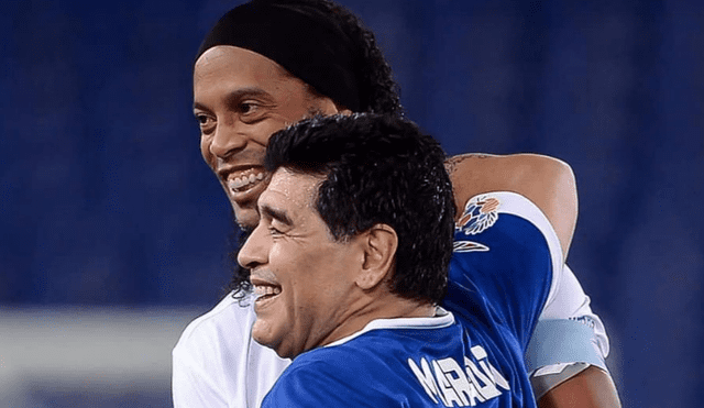 Ronaldinho regresaría al fútbol en Gimnasia de Maradona. | Foto: Archivo
